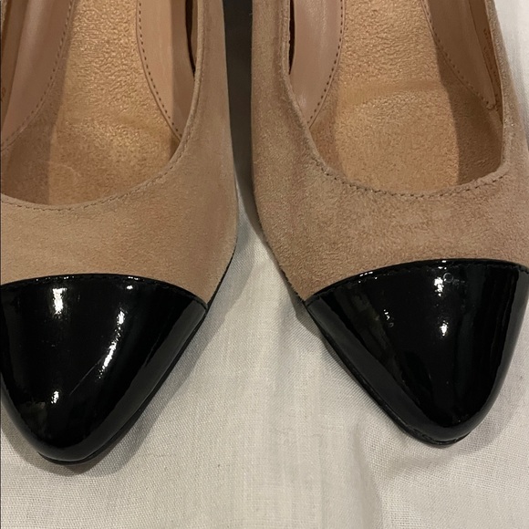 Cole Haan Beige and Black Heels. Jude suede. Size 6.5. - Picture 5 of 10